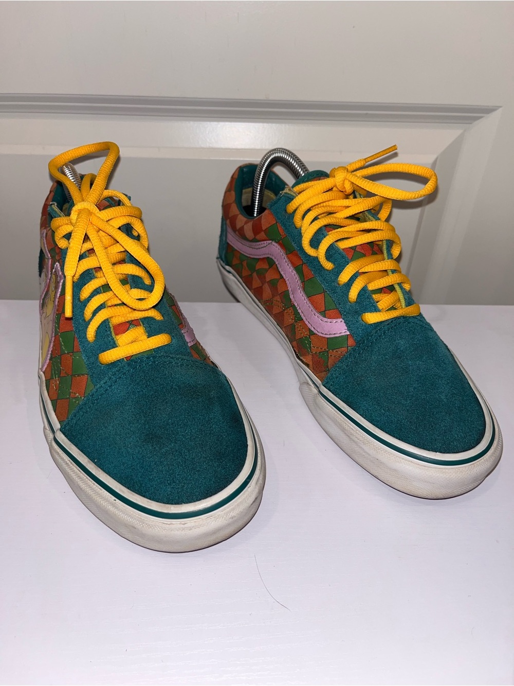 Vans x The Simpsons Moes Tavern Mens 8.5 Old Skool Skate Sneaker Shoes Checkered